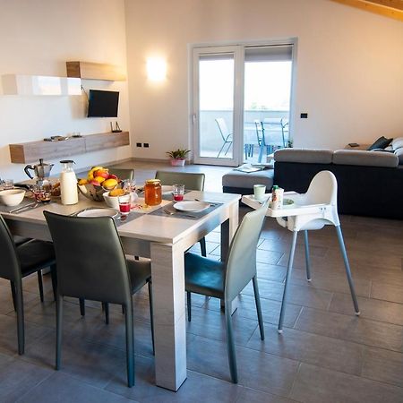 Attico Bella Vista Apartment Dubino Bagian luar foto