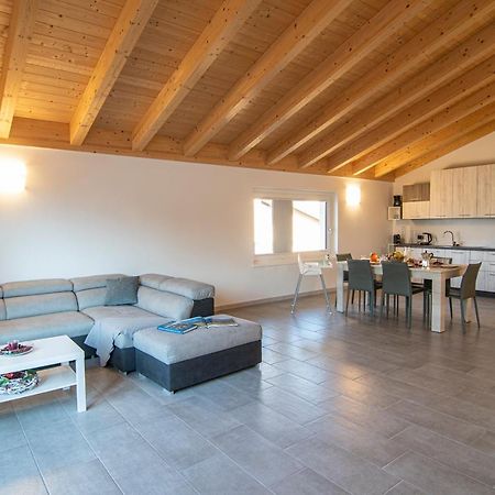 Attico Bella Vista Apartment Dubino Bagian luar foto