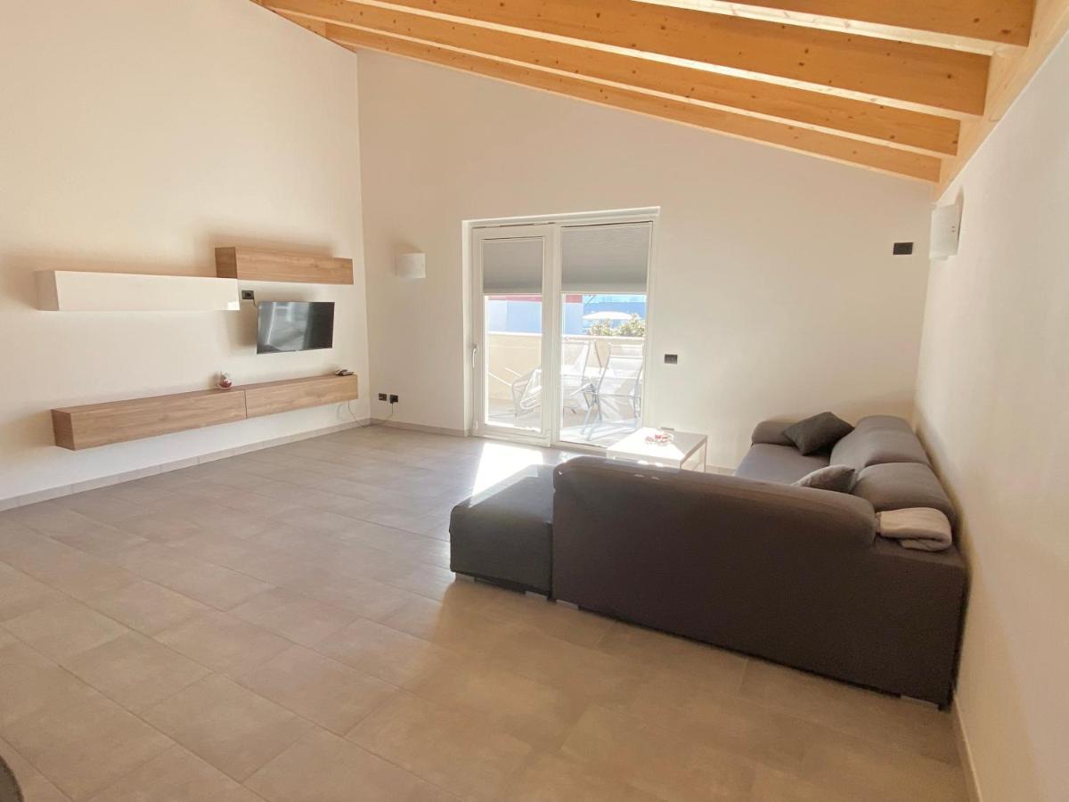 Attico Bella Vista Apartment Dubino Bagian luar foto
