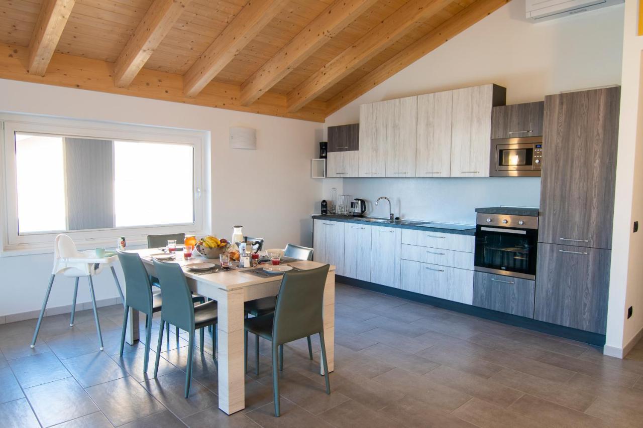 Attico Bella Vista Apartment Dubino Bagian luar foto