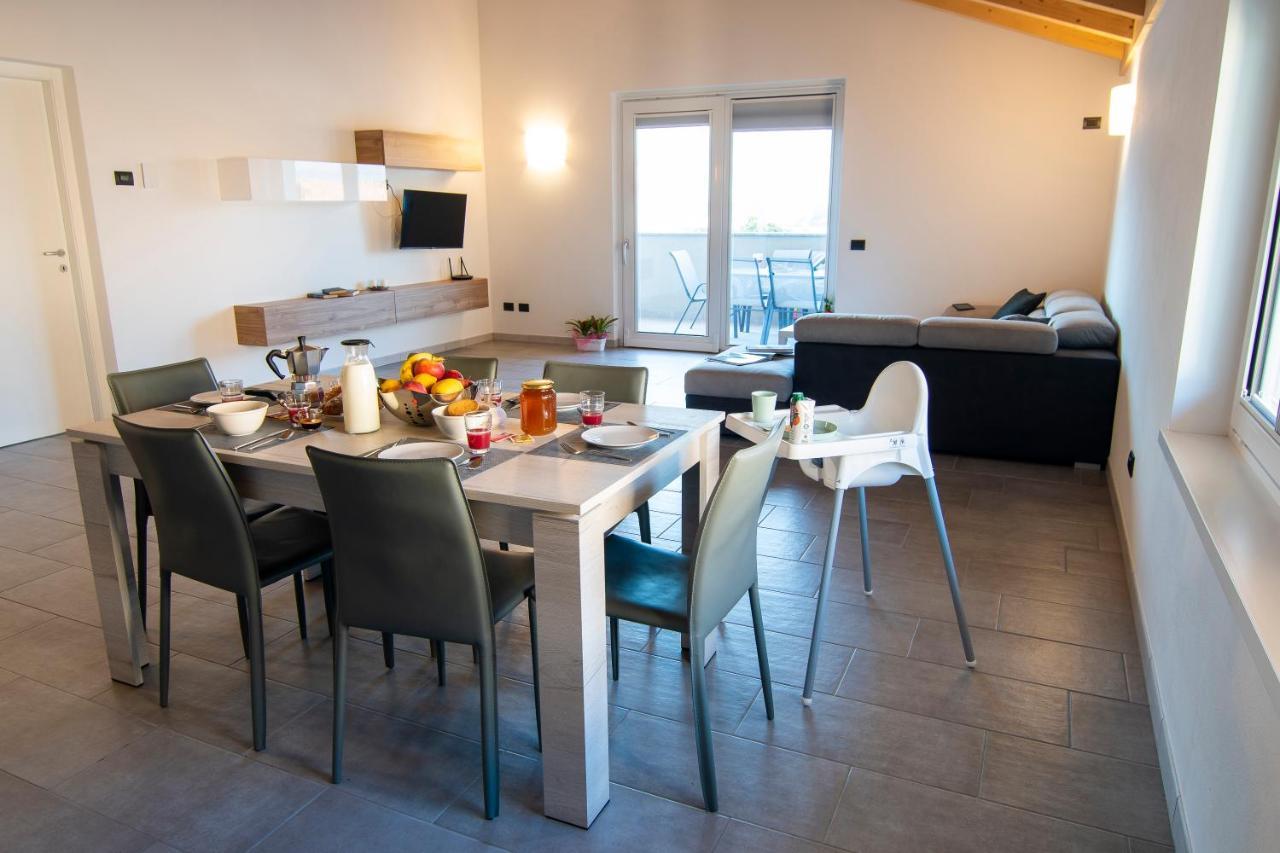 Attico Bella Vista Apartment Dubino Bagian luar foto