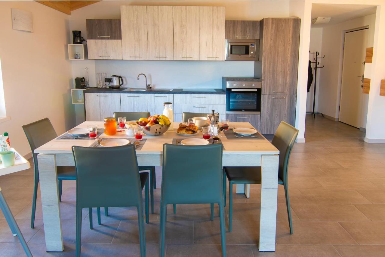 Attico Bella Vista Apartment Dubino Bagian luar foto