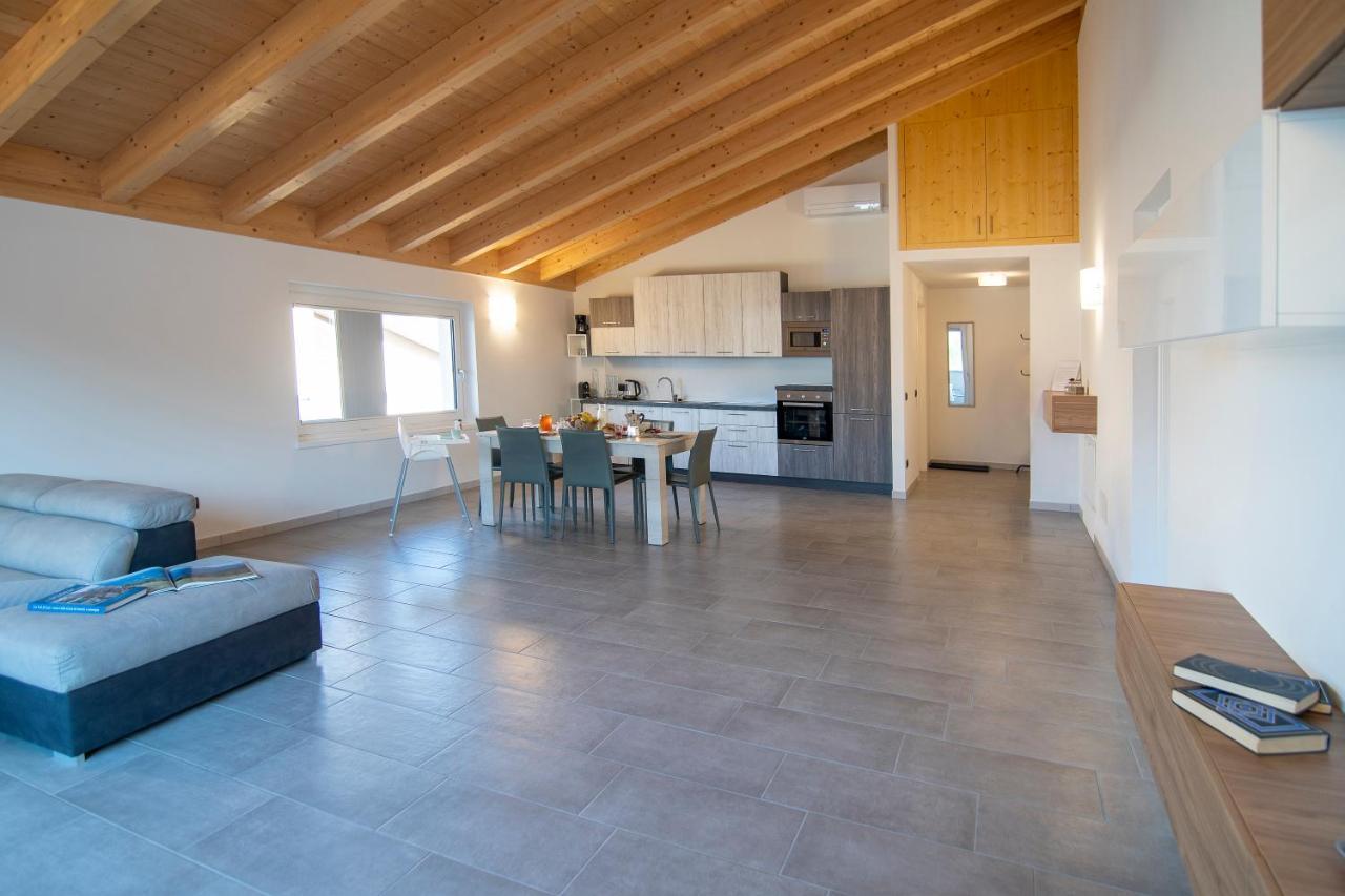 Attico Bella Vista Apartment Dubino Bagian luar foto