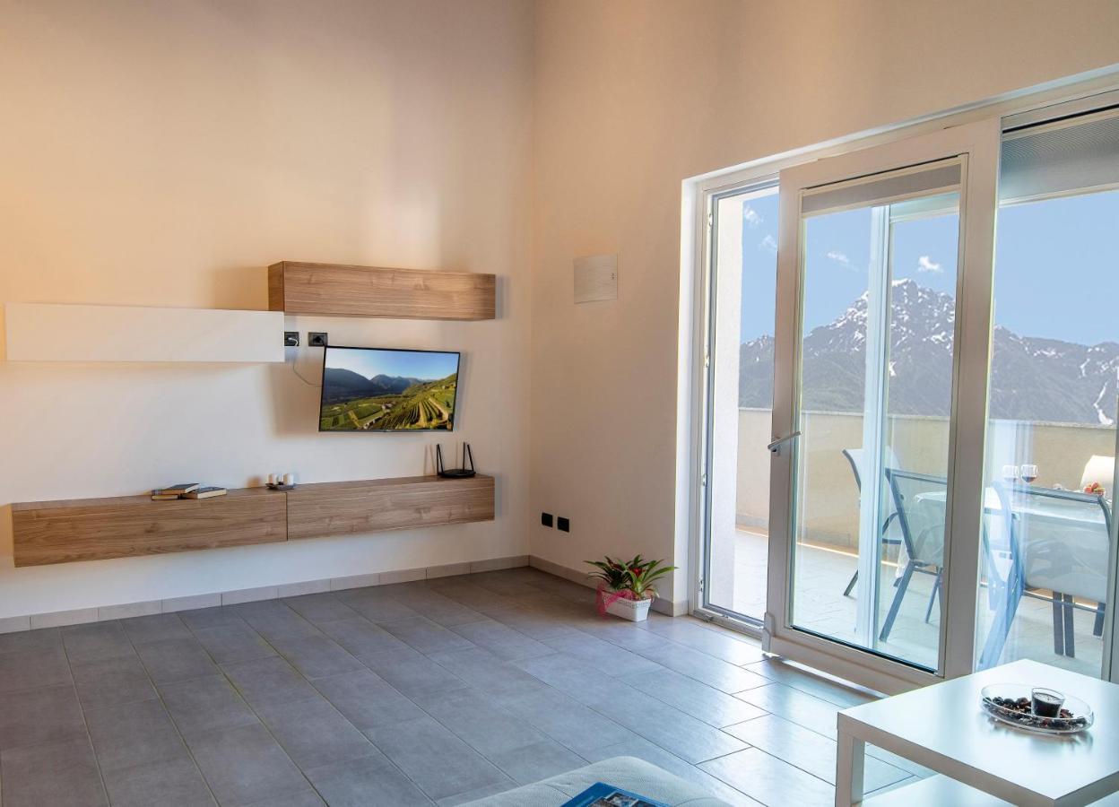 Attico Bella Vista Apartment Dubino Bagian luar foto