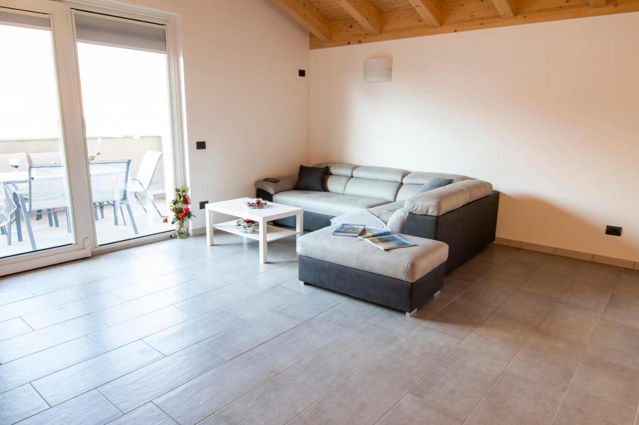 Attico Bella Vista Apartment Dubino Bagian luar foto