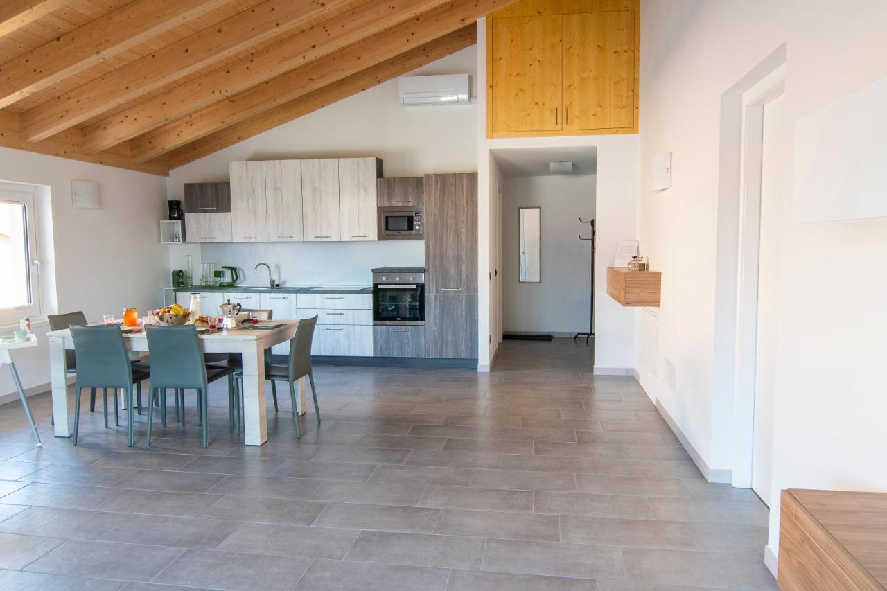 Attico Bella Vista Apartment Dubino Bagian luar foto