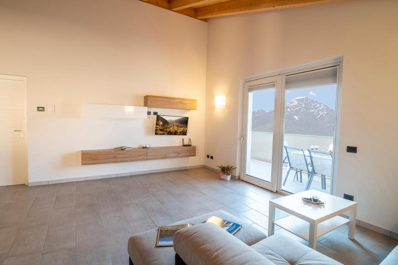 Attico Bella Vista Apartment Dubino Bagian luar foto